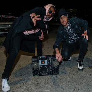 欧美老妇与小伙21P
