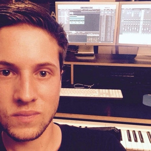 欧美老妇与小伙21P
