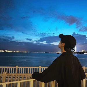 欧美老妇与小伙21P
