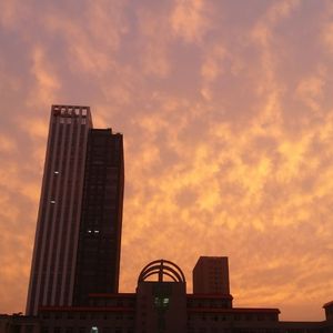 欧美老妇与小伙21P
